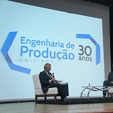 Diretor da Produttare é homenageado em Aula Magna que celebrou 30 anos da Engenharia de Produção da UNISINOS