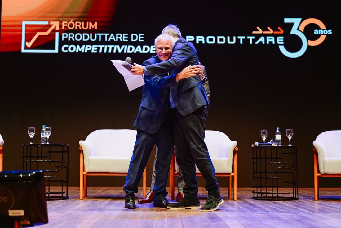 Homenagem no palco do Fórum Produttare